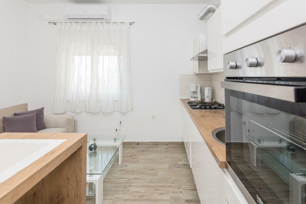 Apartmani Jadranka Starigrad Paklenica Exterior foto