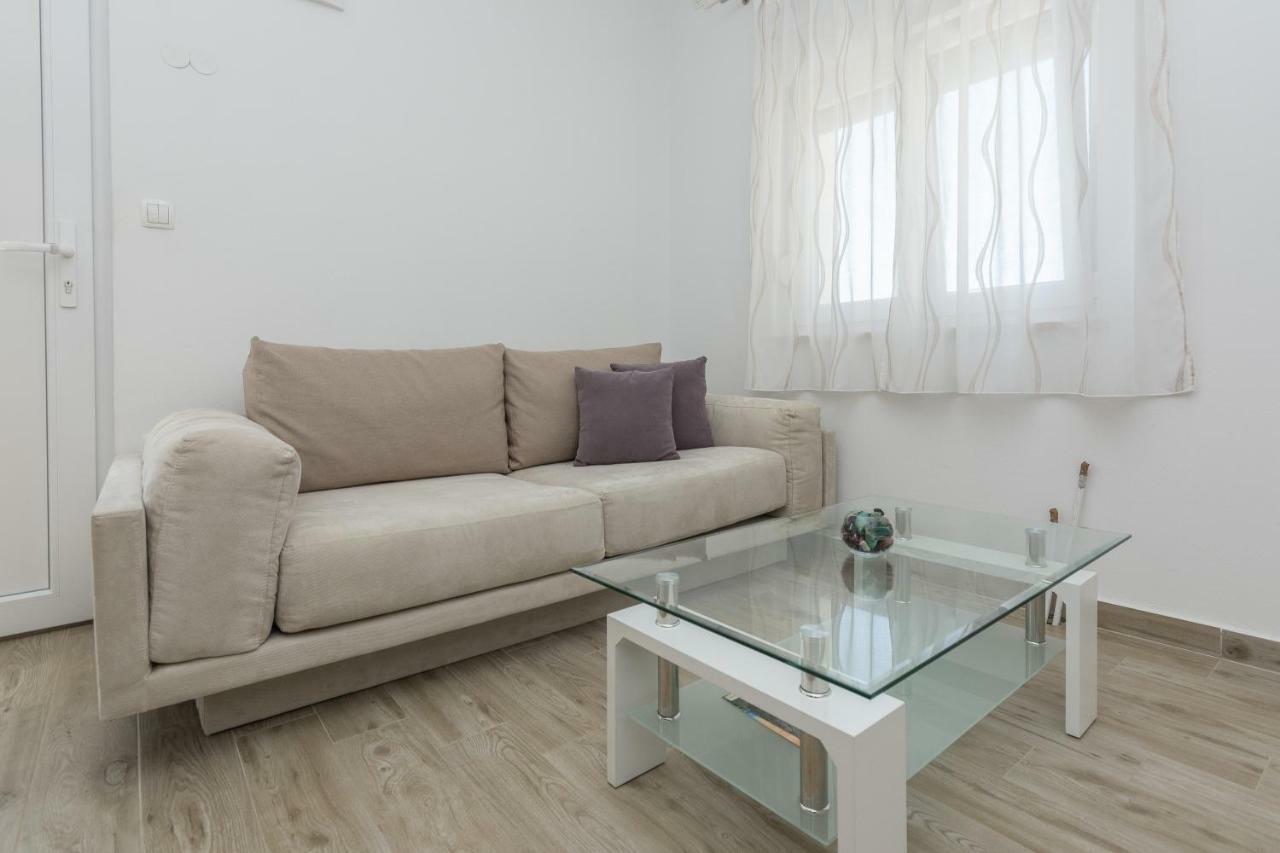Apartmani Jadranka Starigrad Paklenica Exterior foto
