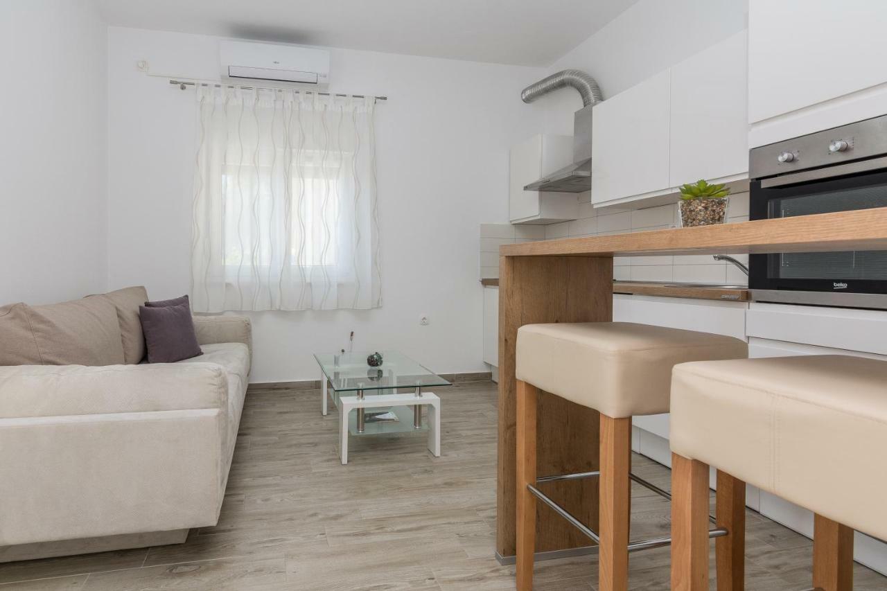 Apartmani Jadranka Starigrad Paklenica Exterior foto