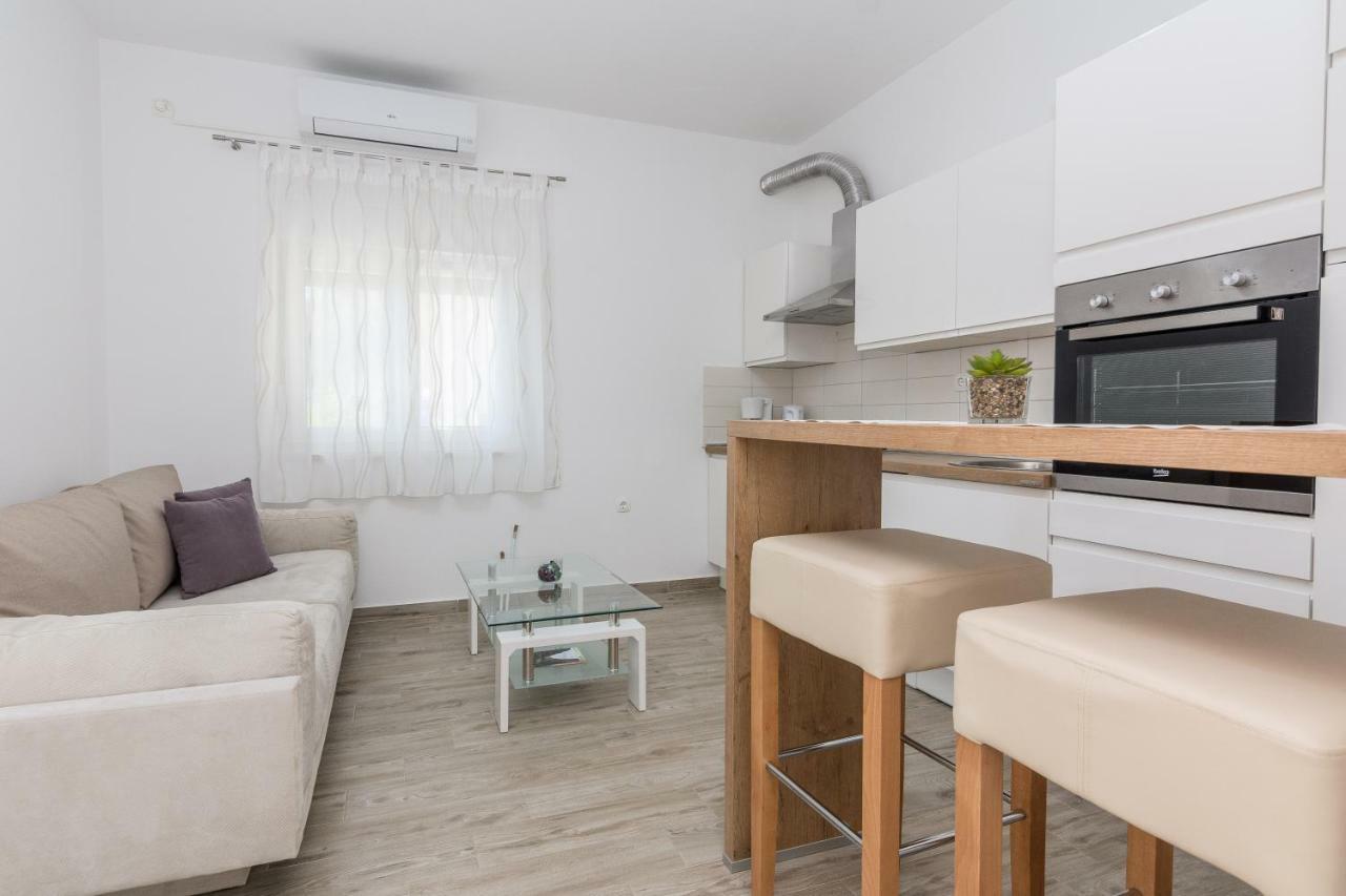 Apartmani Jadranka Starigrad Paklenica Exterior foto